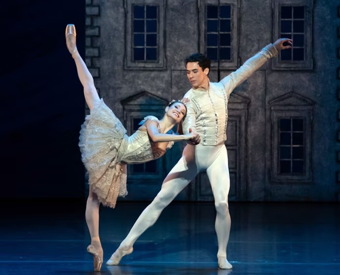 SouthCoastabt-the-nutcracker-2018-christine-shevchenko-thomas-forster-photo-doug-gifford-2