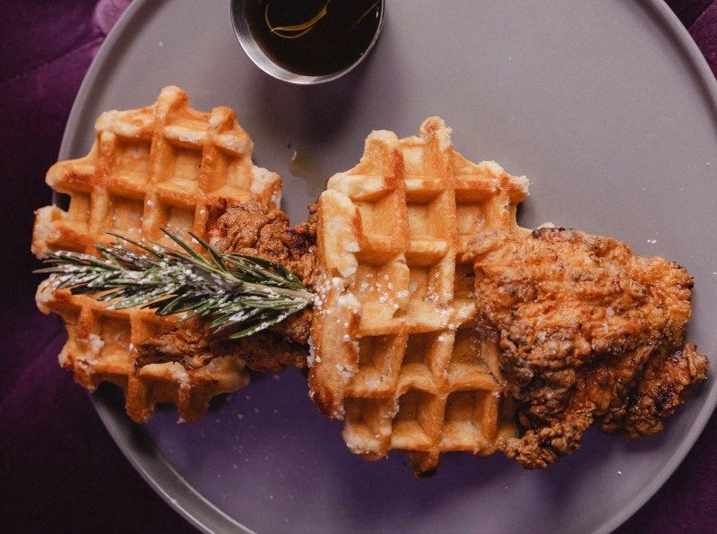 bestLJ_s_Lounge_Belgian_Waffle_with_Fried_Chicken%282%29