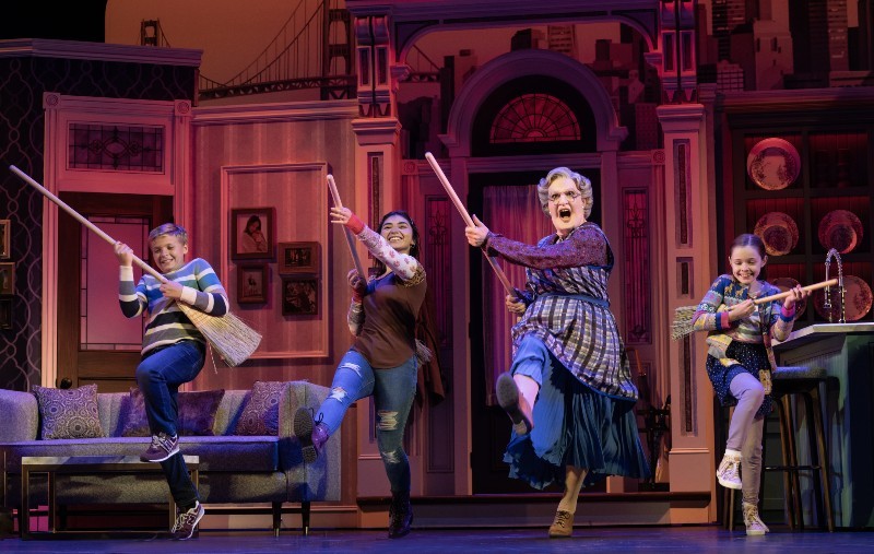bestMRS._DOUBTFIRE_9__%28L_to_R%29_Axel_Bernard_Rimmele_%28Christopher_Hillard%29%2C_Giselle_Gutierrez_%28Lydia_Hillard%29%2C_Rob_McClure_%28Euphegenia_Doubtfire%29%2C_and_Kennedy_Pitney_%28Natalie_Hillard%29_Photo_by_Joan_Marcus_